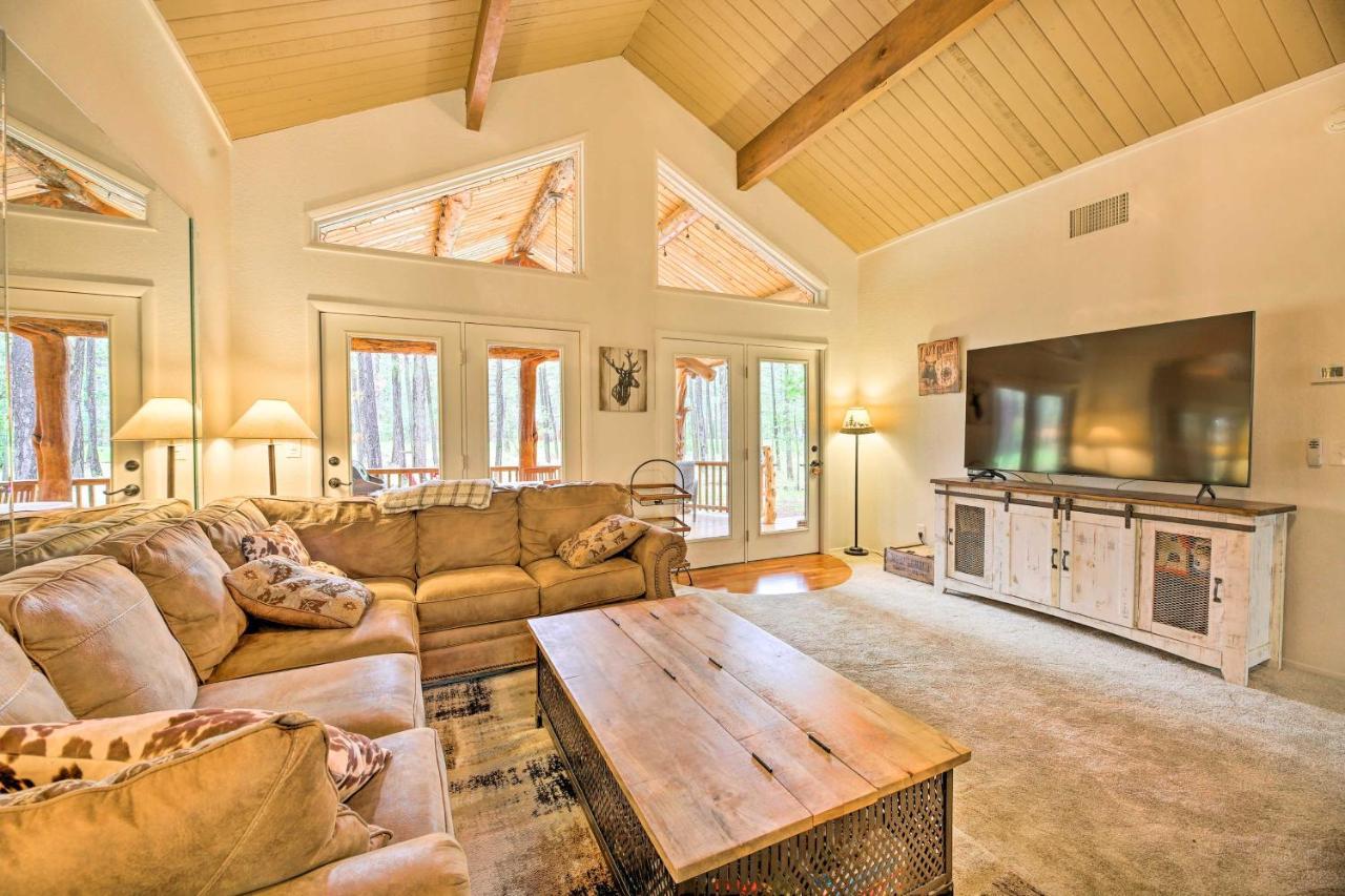 Lush Pinetop Retreat With Large Deck And Wooded Yard! מראה חיצוני תמונה