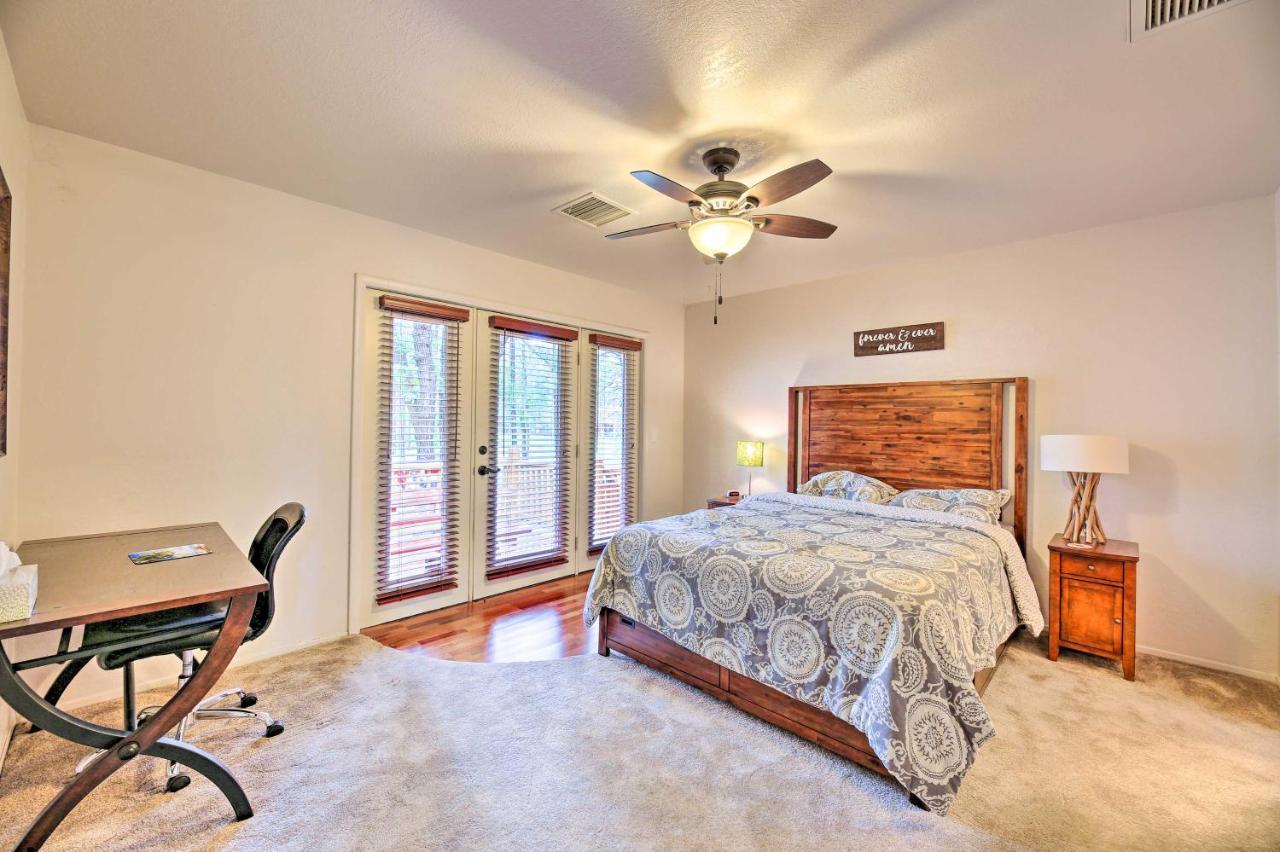 Lush Pinetop Retreat With Large Deck And Wooded Yard! מראה חיצוני תמונה