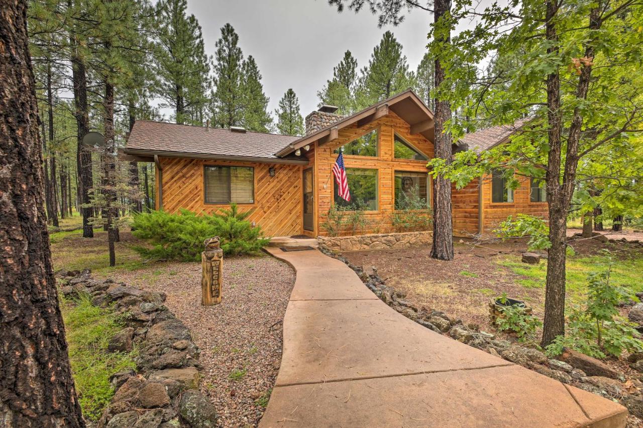 Lush Pinetop Retreat With Large Deck And Wooded Yard! מראה חיצוני תמונה
